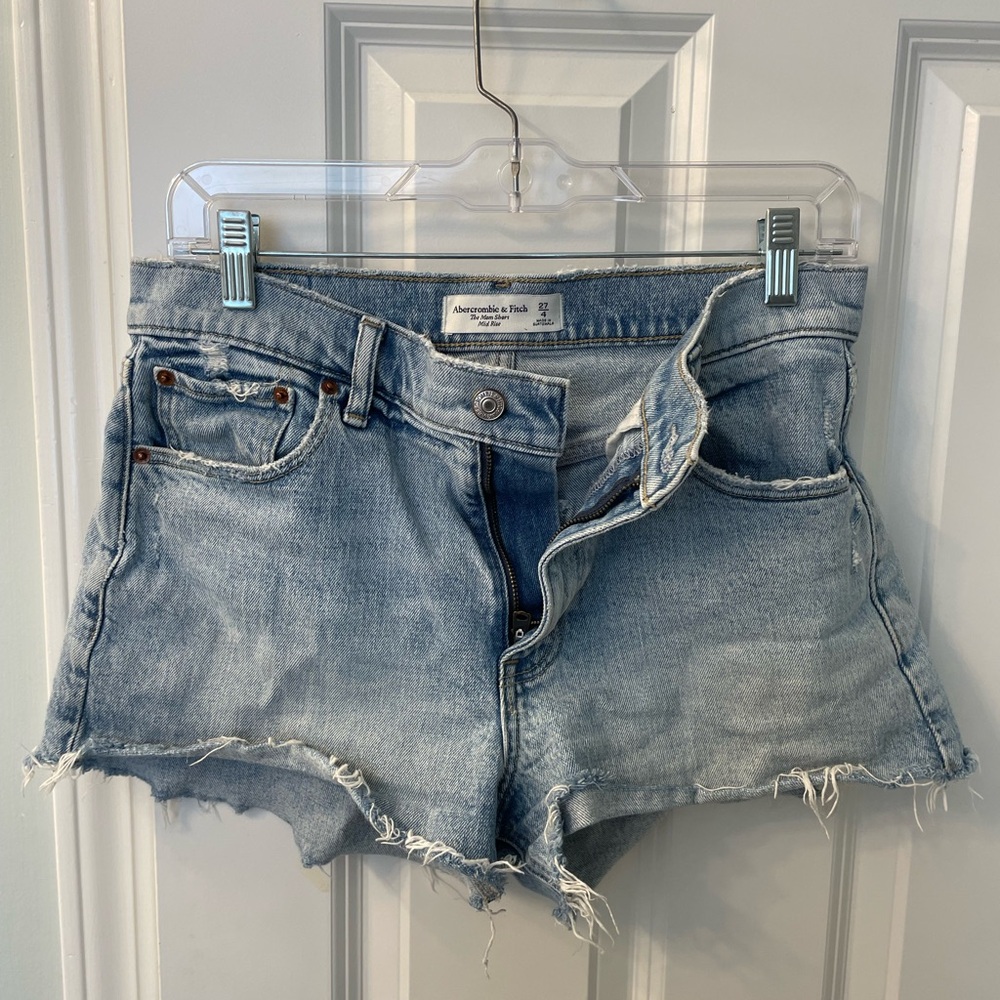 Abercrombie mid-rise mom jean shorts